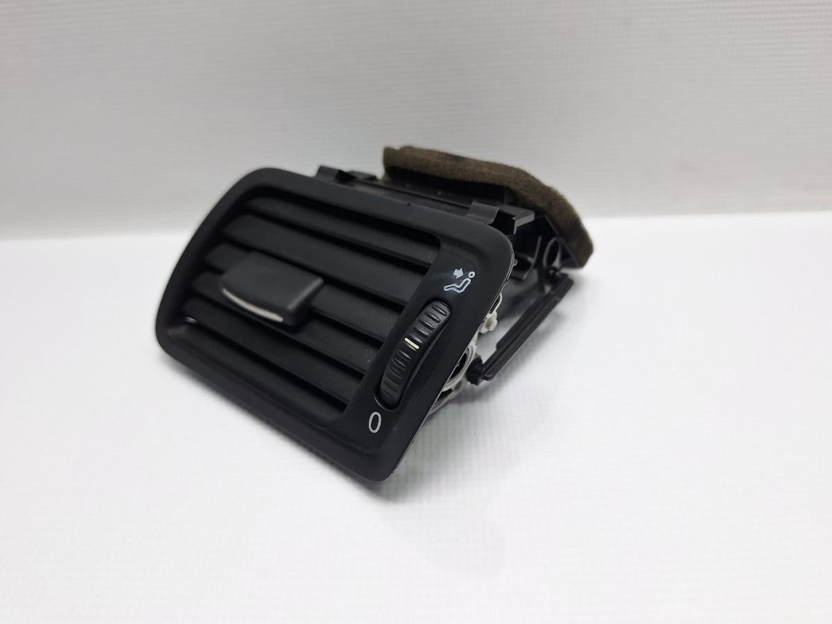 Grila de ventilatie laterala panou de bord stanga VOLKSWAGEN PASSAT Variant 3C5 2005 - 2011 TDI BMP 3C1819701E