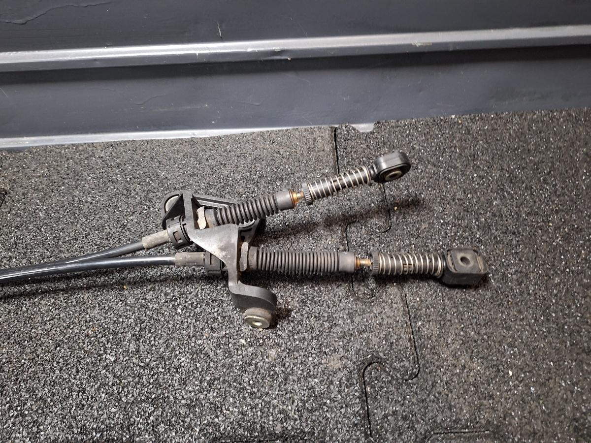Suport timonerie schimbator de viteze VOLKSWAGEN PASSAT Variant 3C5 2005 - 2011 TDI BMP 3C0711049S , 3C0711266N