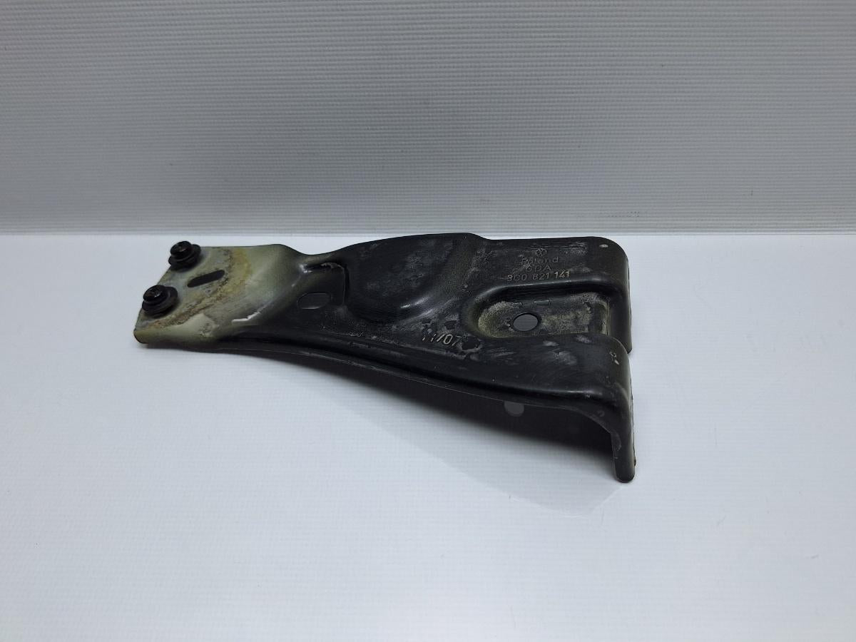 Suport de fixare aripa stanga VOLKSWAGEN PASSAT Variant 3C5 2005 - 2011 TDI BMP 3C0821141