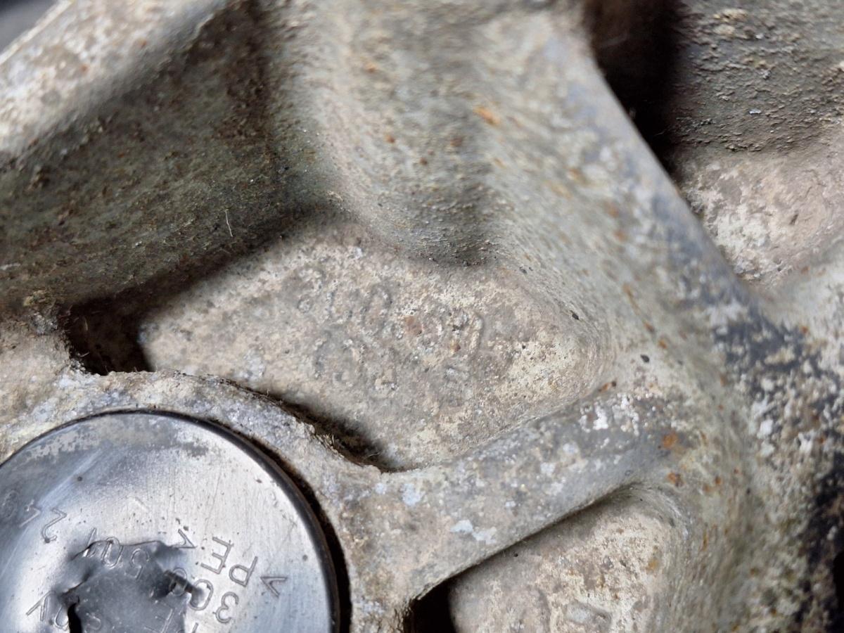 Fuzeta dreapta spate VOLKSWAGEN PASSAT Variant 3C5 2005 - 2011 TDI BMP 3C0505434K , 3C0505438F