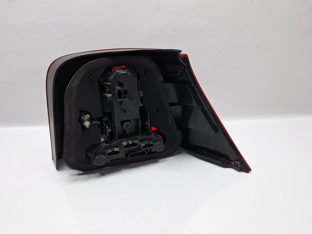 Lampa spate / Stop stanga VOLKSWAGEN GOLF IV 1J1 1997 - 2007 TDI ATD, AXR 1J6945111S