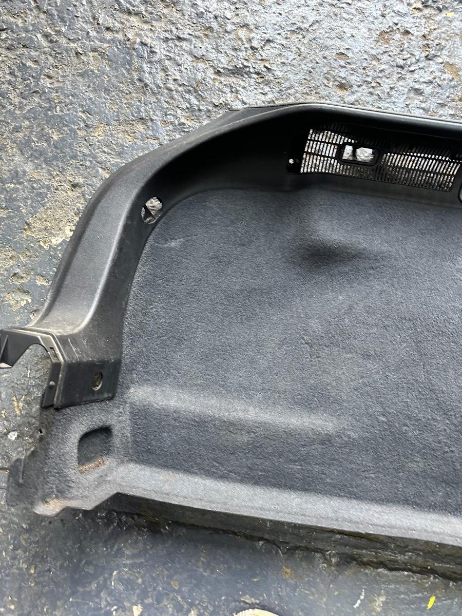 Laterale portbagaj stanga dreapta  AUDI A3 II Sportback 8PA 2004 - 2015 TDI BKC, BLS, BXE 8P4863879E 9BT / 8P4863880 9BT