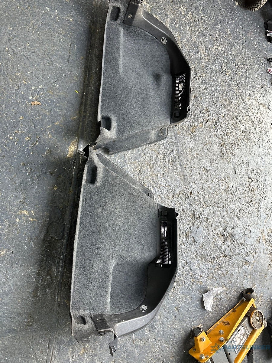 Laterale portbagaj stânga dreapta  AUDI A3 II Sportback 8PA 2004 - 2015 TDI BKC, BLS, BXE 8P4863879E 9BT / 8P4863880 9BT