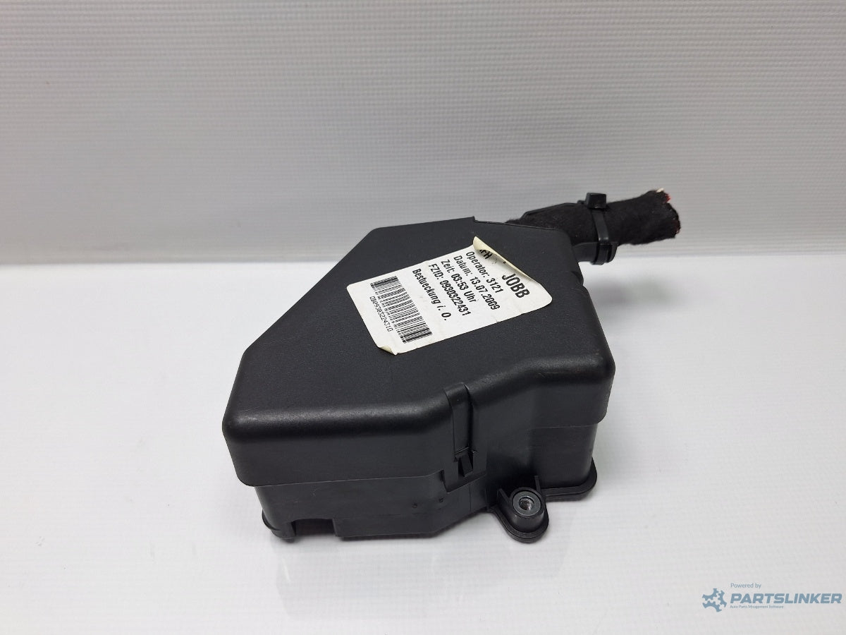 Panou sigurante VOLKSWAGEN GOLF VAN IV Variant 1J5 1999 - 2006 TDI AGR, ALH 8D2941824