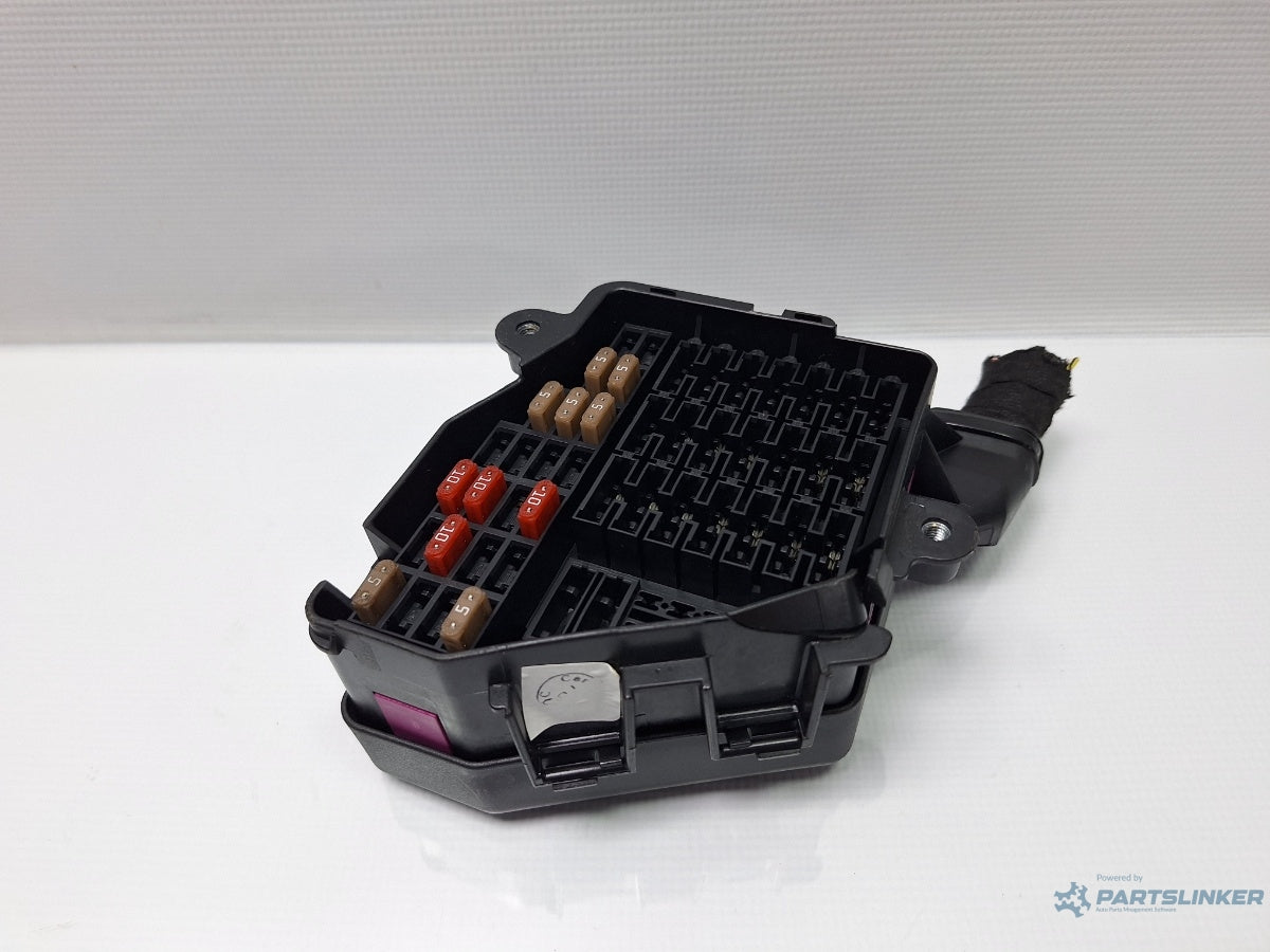 Panou sigurante VOLKSWAGEN GOLF VAN IV Variant 1J5 1999 - 2006 TDI AGR, ALH 8D2941824