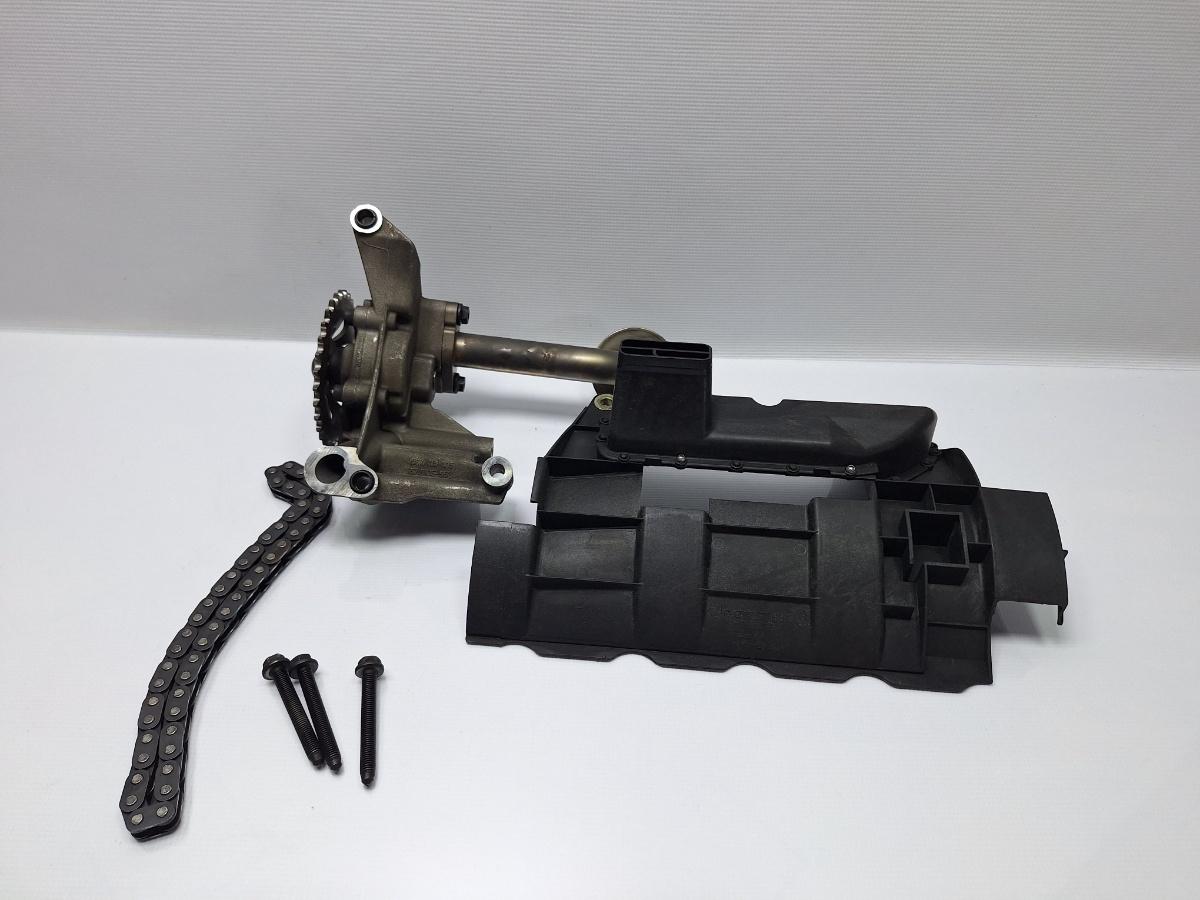 Pompa de ulei VOLKSWAGEN GOLF VAN IV Variant 1J5 1999 - 20061.9 TDI AGR, ALH 06A115105