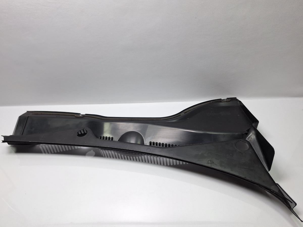 Grila stergatoare stanga VOLKSWAGEN PASSAT Variant 3C5 2005 - 2011 TDI CAYC 3C1819403B