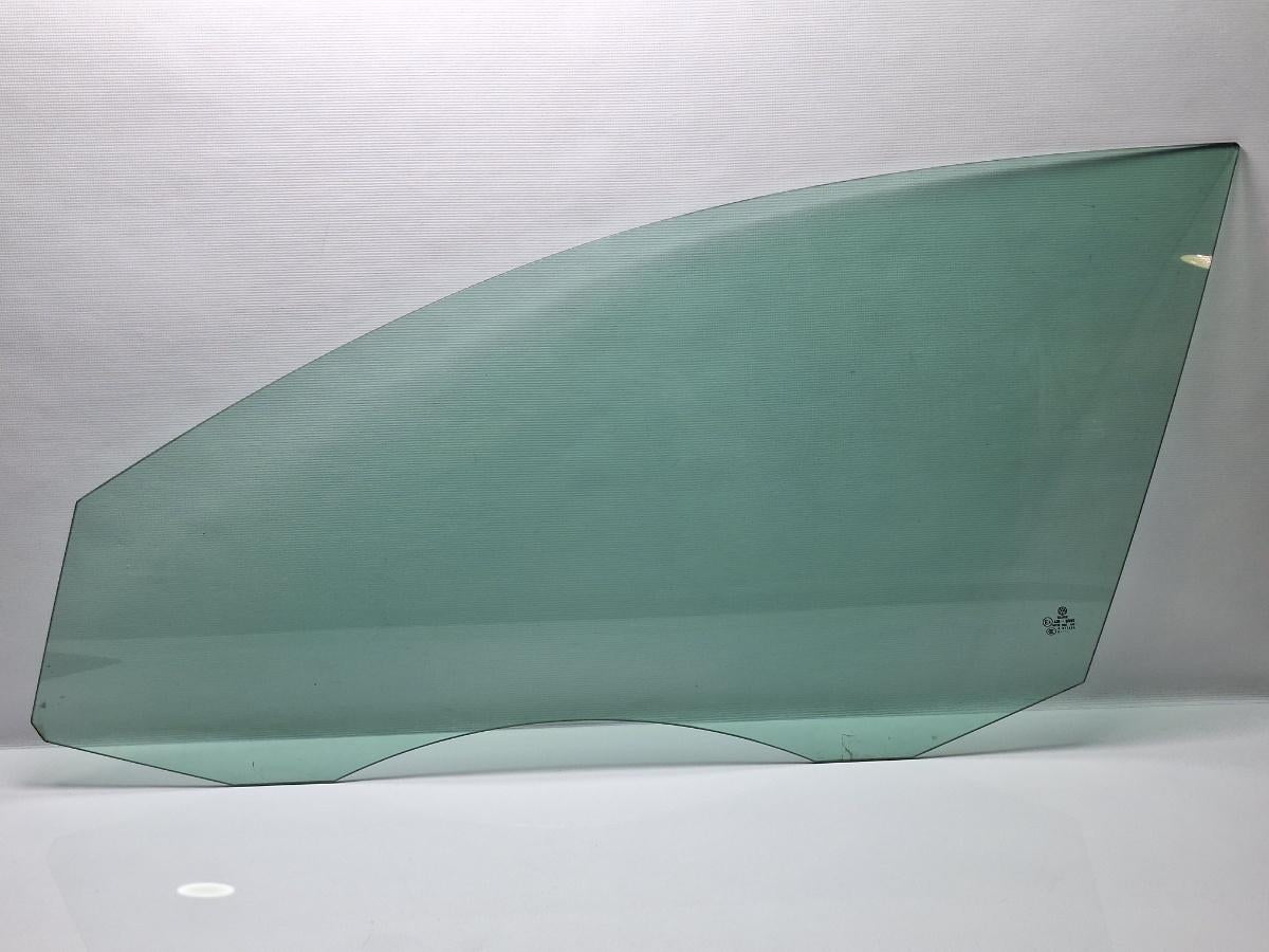 Geam usa stanga fata VOLKSWAGEN PASSAT Variant 3C5 2005 - 2011 TDI CAYC 3C4845201B , 43R-00082