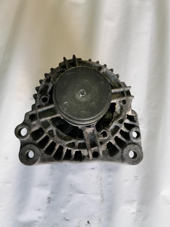 Alternator 90A  VOLKSWAGEN GOLF IV 1J1 1997 - 2007 1.9 TDI ASZ BOSCH 0124325001 038903023L