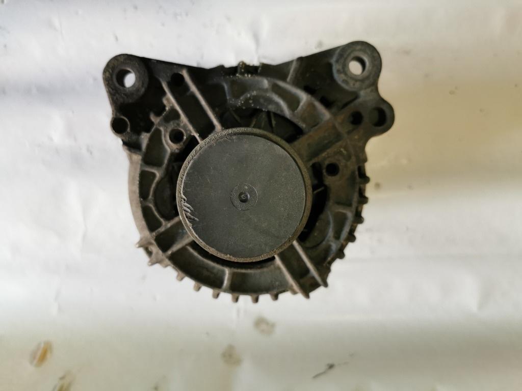 Alternator 120A VOLKSWAGEN TRANSPORTER V Box 7HA, 7HH, 7EA, 7EH 2003 - > 1.9 TDI AXB BOSCH 0124515010 028903028E