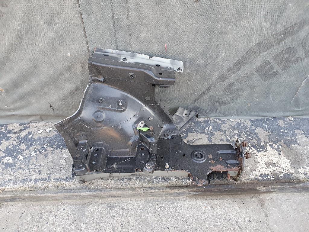 Lonjeron si semi aripa stanga VOLKSWAGEN PASSAT Variant 3C5 2005 - 2011 2.0 TDI 16V BKP, CBAB  3C0803105