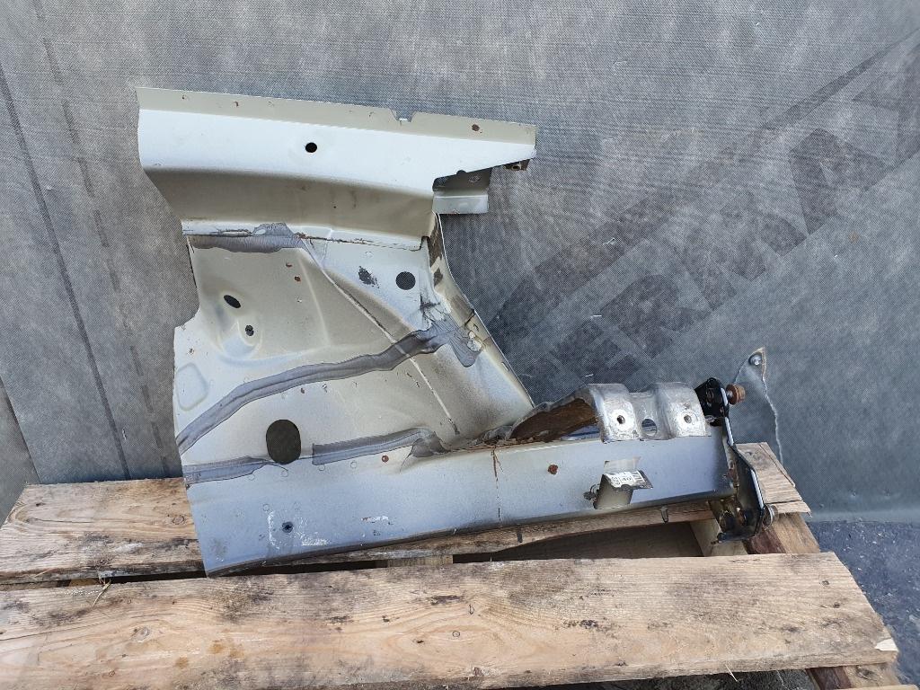 Lonjeron si semi aripa dreapta  VOLKSWAGEN PASSAT Variant 3B6 2000 - 2005 3C0803106