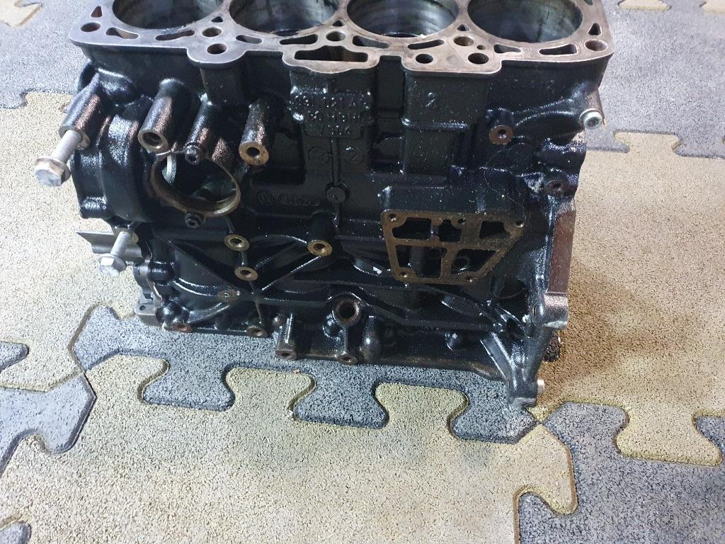 Bloc motor ambielat  VOLKSWAGEN AMAROK 2H_, S1B 2010 - > 2.0 TDI CDBA, CNFA 03L100038