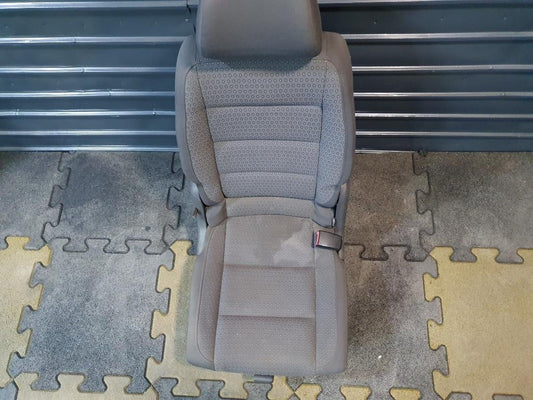 Scaun pasager dreapta VOLKSWAGEN TOURAN 1T1, 1T2 2003 - 2010 1T0883065D