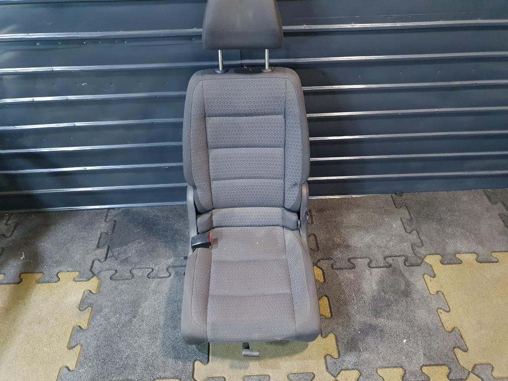 Scaun pasager stanga VOLKSWAGEN TOURAN 1T1, 1T2 2003 - 2010 2.0 TDI BMM  1T0883063D