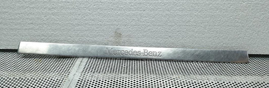 Ornament prag dreapta fata  MERCEDES-BENZ M-CLASS W163 1998 - 2005 2.7 ML 270 CDI OM 612.963  A1636860820