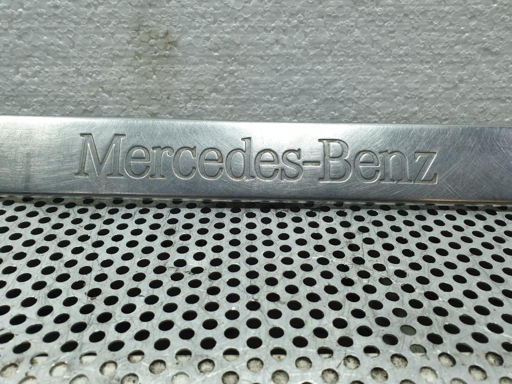Ornament prag dreapta fata  MERCEDES-BENZ M-CLASS W163 1998 - 2005 2.7 ML 270 CDI OM 612.963  A1636860820