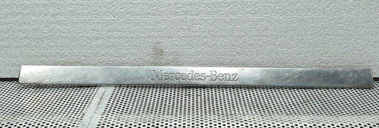 Ornament prag stanga fata MERCEDES-BENZ M-CLASS W163 1998 - 2005 2.7 ML 270 CDI OM 612.963  A1636860720