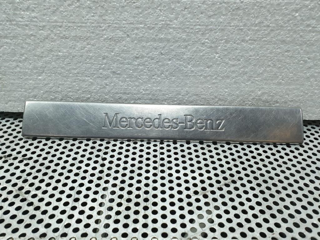 Ornament prag dreapta spate MERCEDES-BENZ M-CLASS W163 1998 - 2005 2.7 ML 270 CDI OM 612.963  A1636861620