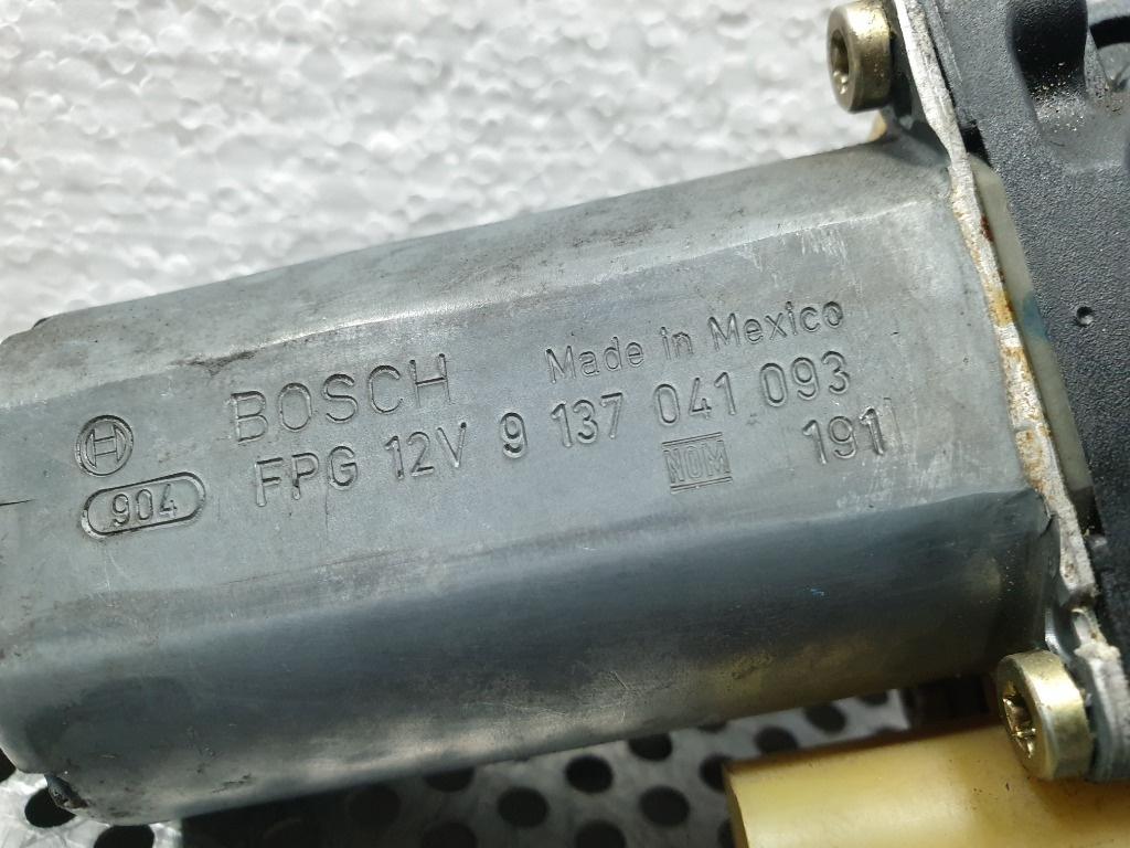 Motoras macara geam dreapta spate MERCEDES-BENZ M-CLASS W163 1998 - 2005 2.7 ML 270 CDI OM 612.963 9137041093