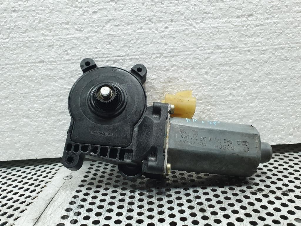 Motoras macara geam dreapta spate MERCEDES-BENZ M-CLASS W163 1998 - 2005 2.7 ML 270 CDI OM 612.963 9137041093