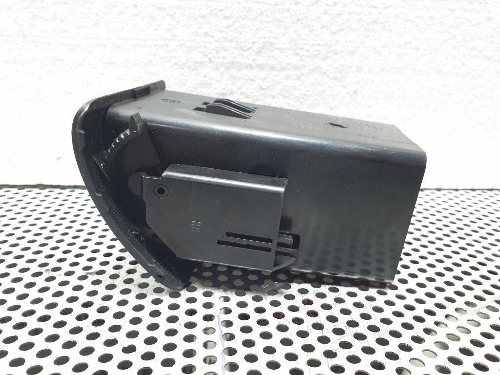 Grila ventilatie bord dreapta MERCEDES-BENZ M-CLASS W163 1998 - 2005 2.7 ML 270 CDI OM 612.963 A1638300254