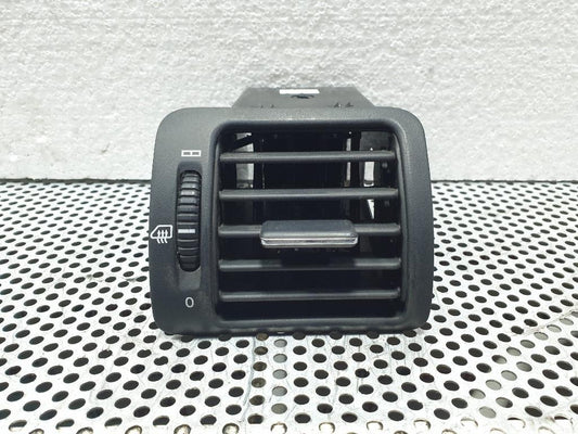 Grila ventilatie bord dreapta MERCEDES-BENZ M-CLASS W163 1998 - 2005 2.7 ML 270 CDI OM 612.963 A1638300254