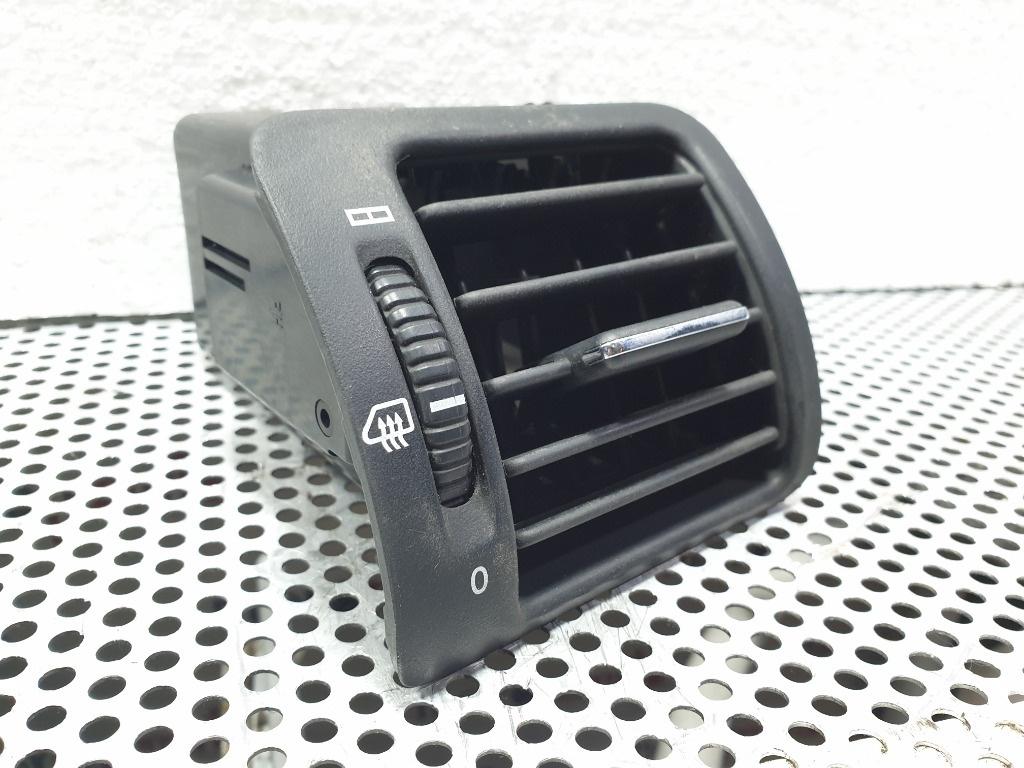 Grila ventilatie bord dreapta MERCEDES-BENZ M-CLASS W163 1998 - 2005 2.7 ML 270 CDI OM 612.963 A1638300254