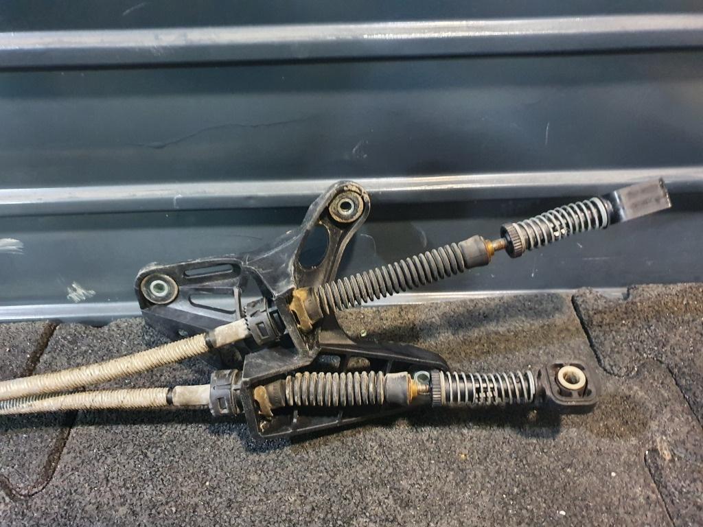 Cablu timonerie schimbator de viteze SKODA OCTAVIA 1Z3 2004 - 2013 TDI BJB, BKC, BLS, BXE 1K0711061B