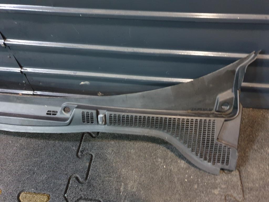 Grila stergator SKODA OCTAVIA 1Z3 2004 - 2013 1.9 TDI BJB, BKC, BLS, BXE 1Z1819415F