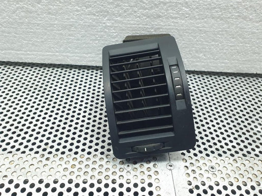 Grila aer bord stanga SKODA OCTAVIA 1Z3 2004 - 2013 1.9 TDI BJB, BKC, BLS, BXE  1Z0819701