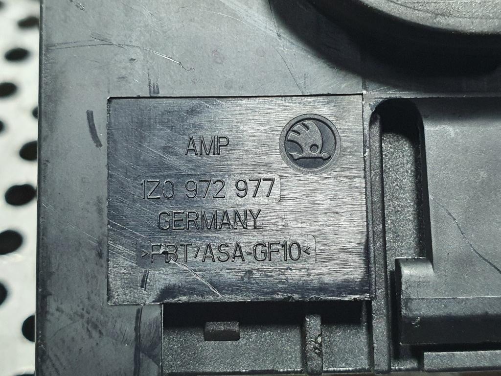 Conector mufa ceasuri bord SKODA OCTAVIA 1Z3 2004 - 2013 1.9 TDI BJB, BKC, BLS, BXE  1Z0972977