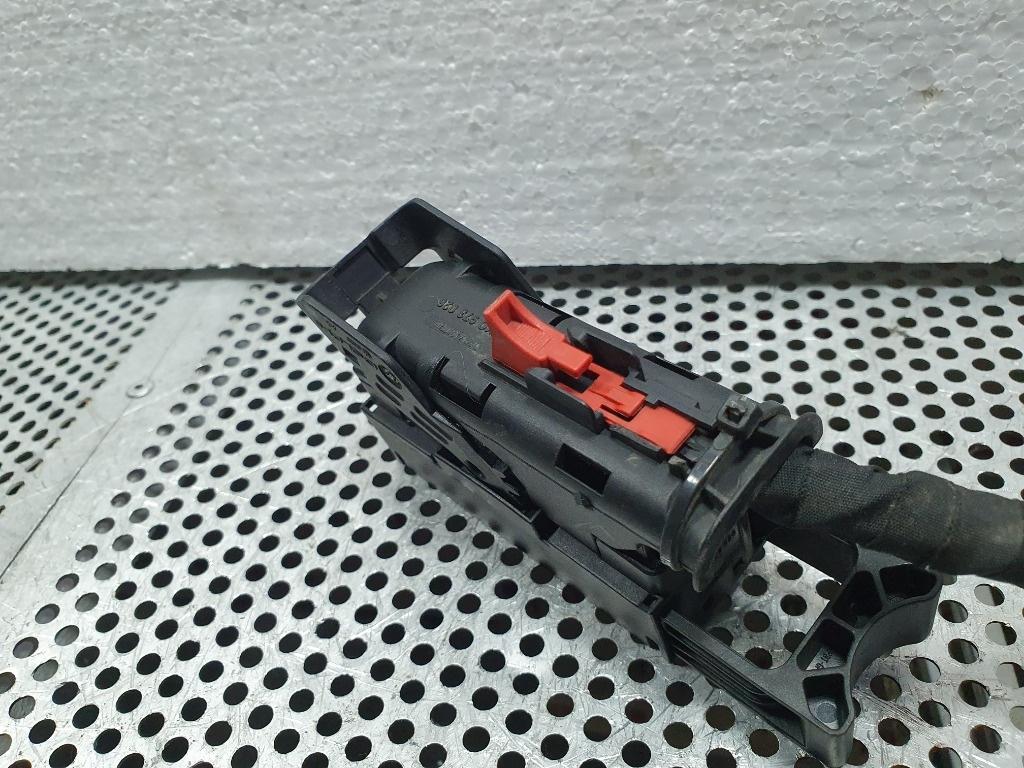 Conector mufa unitate ABS  SKODA OCTAVIA 1Z3 2004 - 2013 1.9 TDI BJB, BKC, BLS, BXE 1K0937026