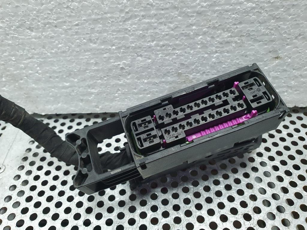 Conector mufa unitate ABS  SKODA OCTAVIA 1Z3 2004 - 2013 1.9 TDI BJB, BKC, BLS, BXE 1K0937026