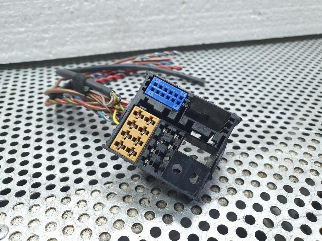 Conector mufa multimedia SKODA OCTAVIA 1Z3 2004 - 2013 1.9 TDI BJB, BKC, BLS, BXE 3B7035444