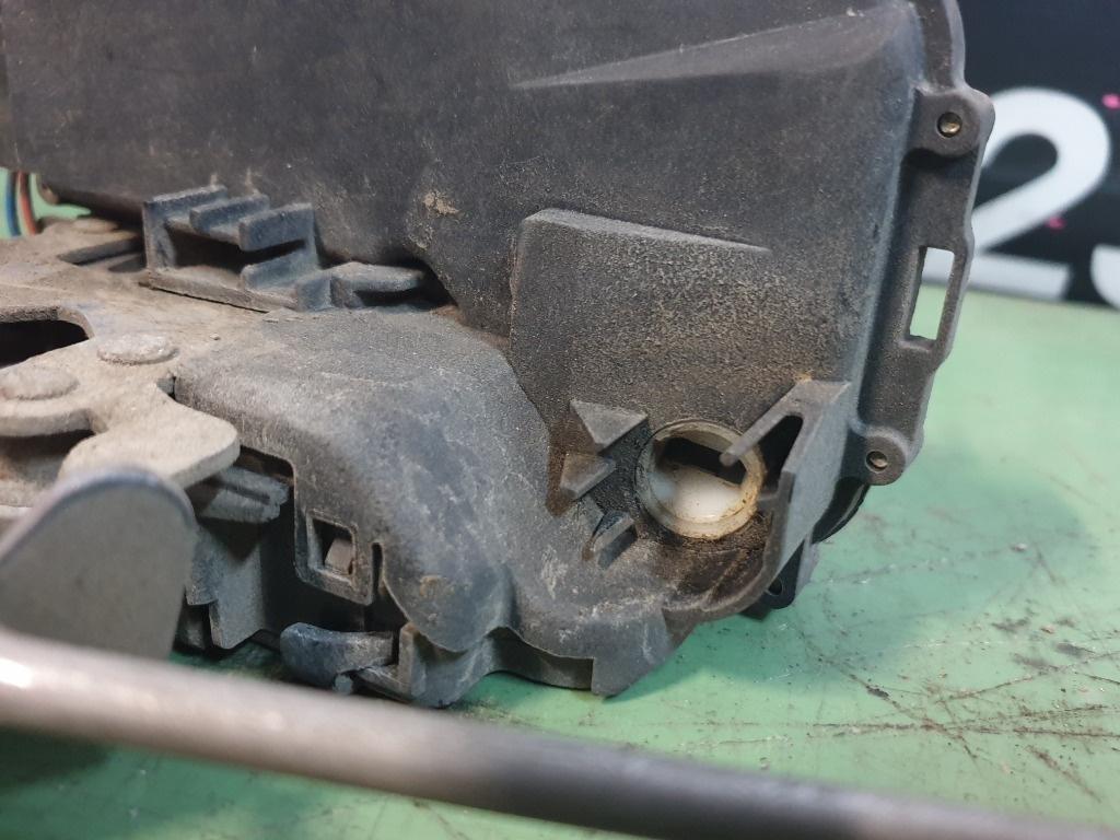 Broasca usa stanga fata  AUDI A4 II Avant 8E5, B6 2000 - 2005 1.9 TDI AVF, AWX 4B1837015G