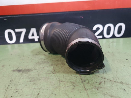Conducta admisie filtru aer  AUDI A6/S6 III Saloon 4F2, C6 2004 - 2011 3.0 TDI quattro BMK 4F0129615D