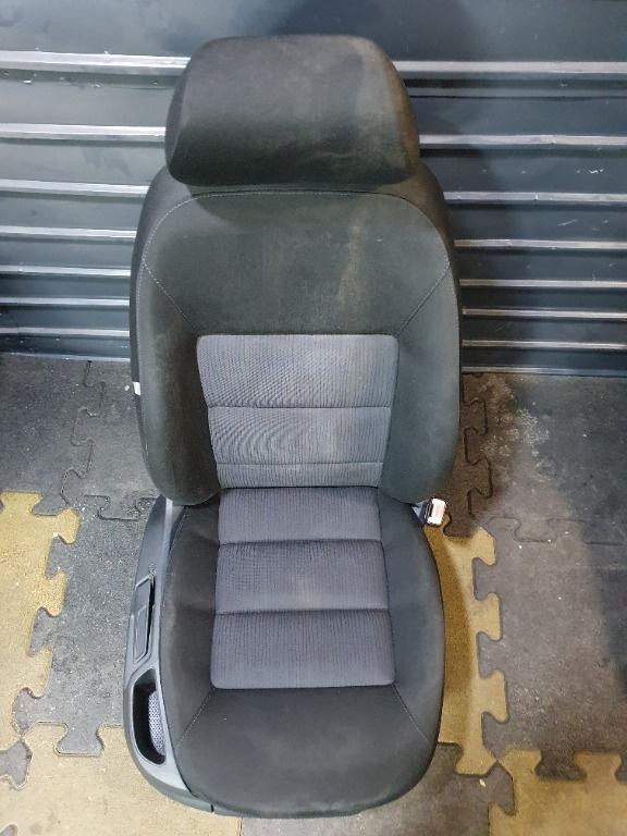 Scaun pasager dreapta SKODA OCTAVIA 1Z3 2004 - 2013 1.9 TDI BJB, BKC, BLS, BXE  1Z0881022KM