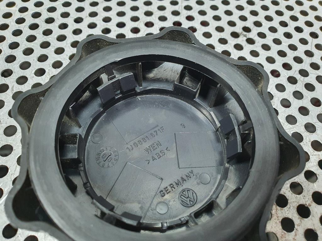 Buton reglaj spatar scaun SKODA OCTAVIA 1Z3 2004 - 2013 1.9 TDI BJB, BKC, BLS, BXE  1J0881671F