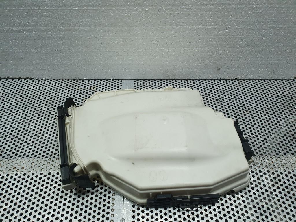 Capac cutie sigurante BMW 3 V E90 2004 - 2012 2.0 320 d N47 D20 C 12907544577