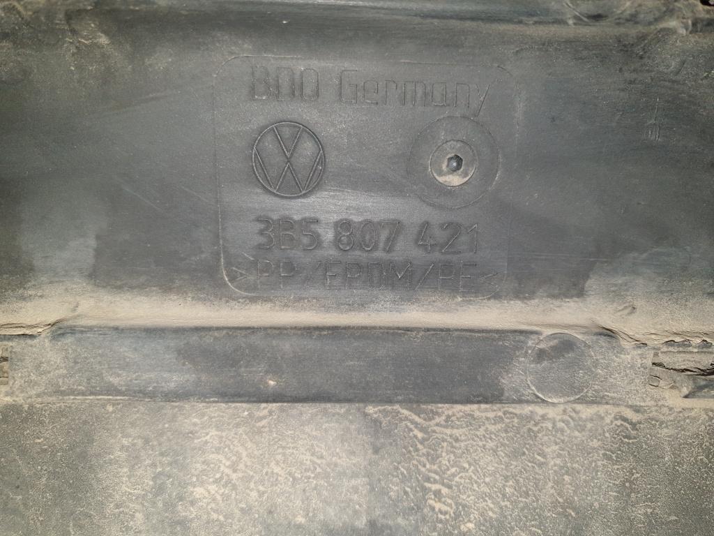 Bara spate VOLKSWAGEN PASSAT 3B3 2000 - 2005, Sedan 1.9 TDI AVF, AWX 3B5807421PP