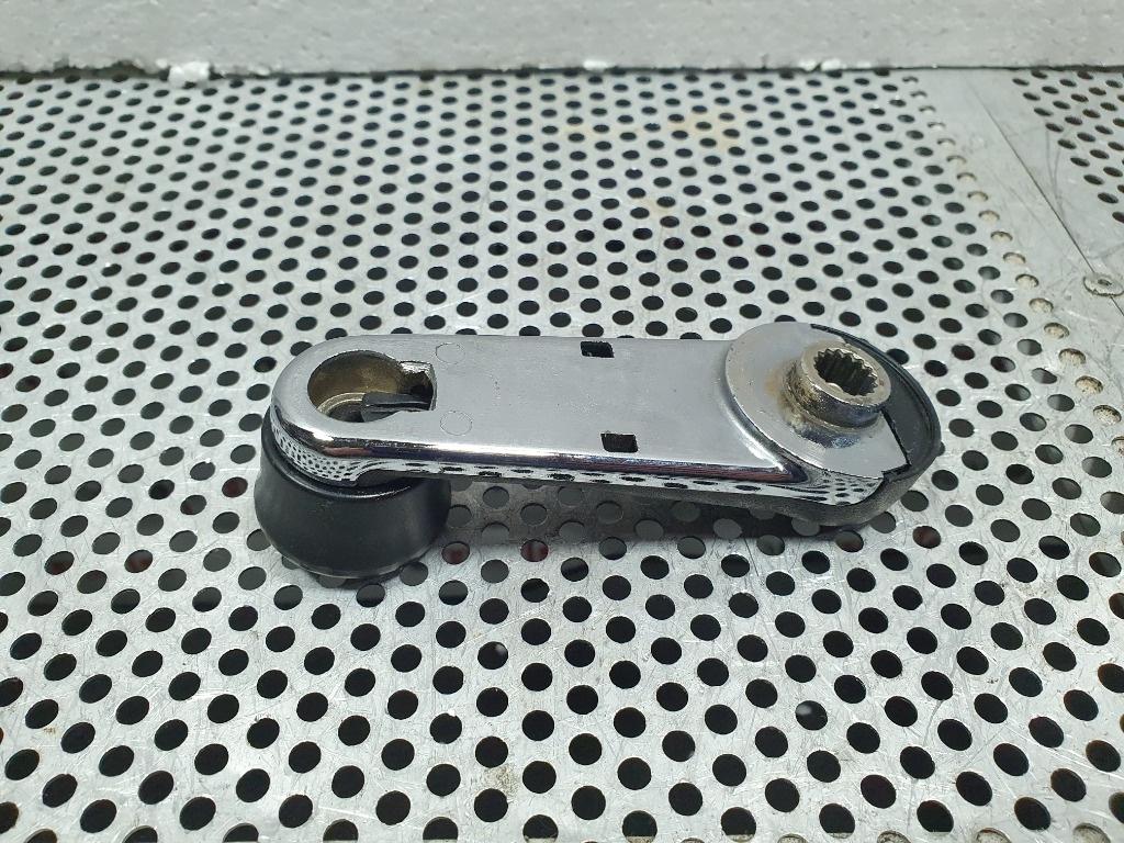 Maneta deschidere geam  AUDI A4 II Avant 8E5, B6 2000 - 2005 1.9 TDI AVF, AWX 443837581D
