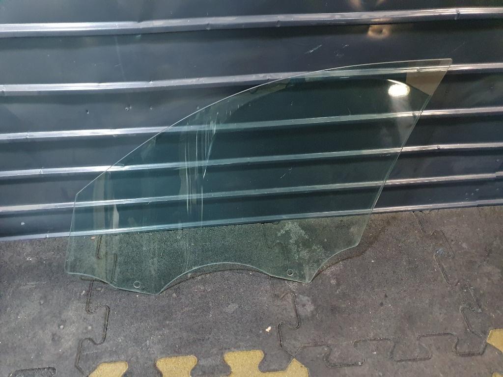 Geam dreapta fata BMW 3 V E90 2004 - 2012 2.0 320 d N47 D20 C 43R-001582