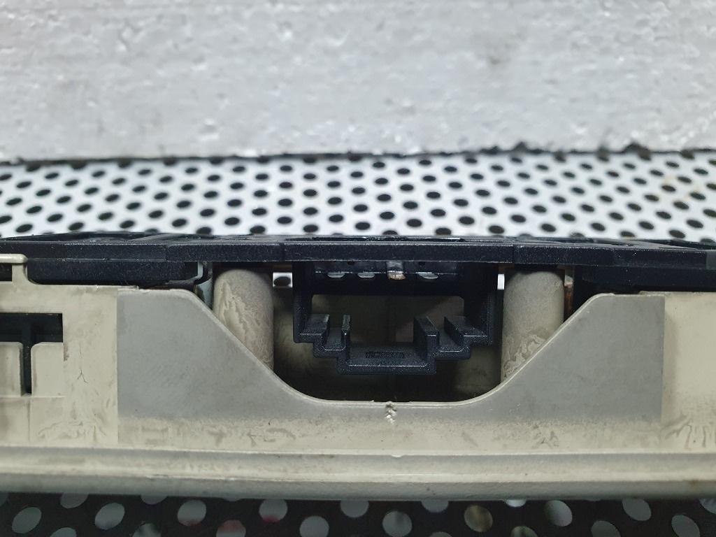 Plafoniera lumini pasageri  AUDI A4 II Avant 8E5, B6 2000 - 2005 1.9 TDI AVF, AWX 8E0947111A