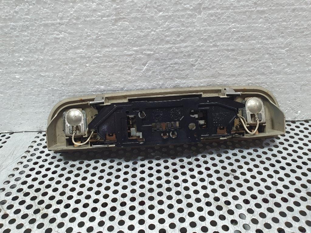 Plafoniera lumini pasageri  AUDI A4 II Avant 8E5, B6 2000 - 2005 1.9 TDI AVF, AWX 8E0947111A
