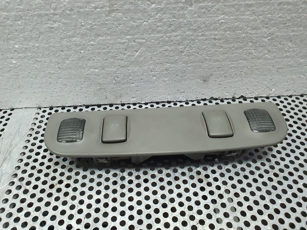 Plafoniera lumini pasageri  AUDI A4 II Avant 8E5, B6 2000 - 2005 1.9 TDI AVF, AWX 8E0947111A