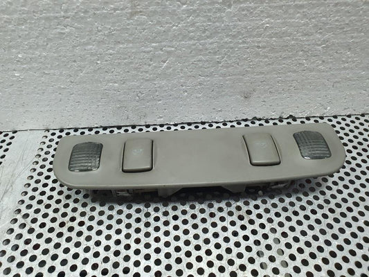 Plafoniera lumini pasageri  AUDI A4 II Avant 8E5, B6 2000 - 2005 1.9 TDI AVF, AWX 8E0947111A