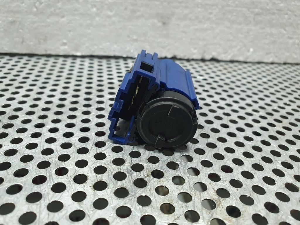 Senzor pedala de ambreiaj AUDI A4 II Avant 8E5, B6 2000 - 2005 TDI AVF, AWX 8E0927189