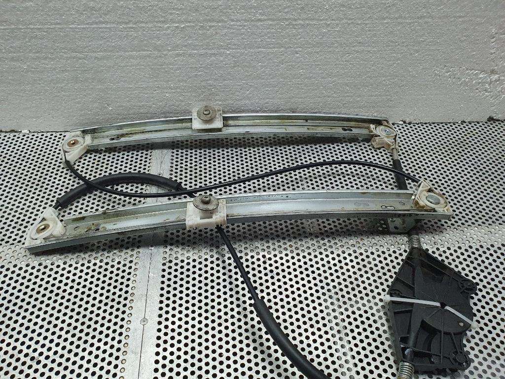 Macara Geam dreapta fata AUDI A4 II Avant 8E5, B6 2000 - 20051.9 TDI AVF, AWX 8E0837462C