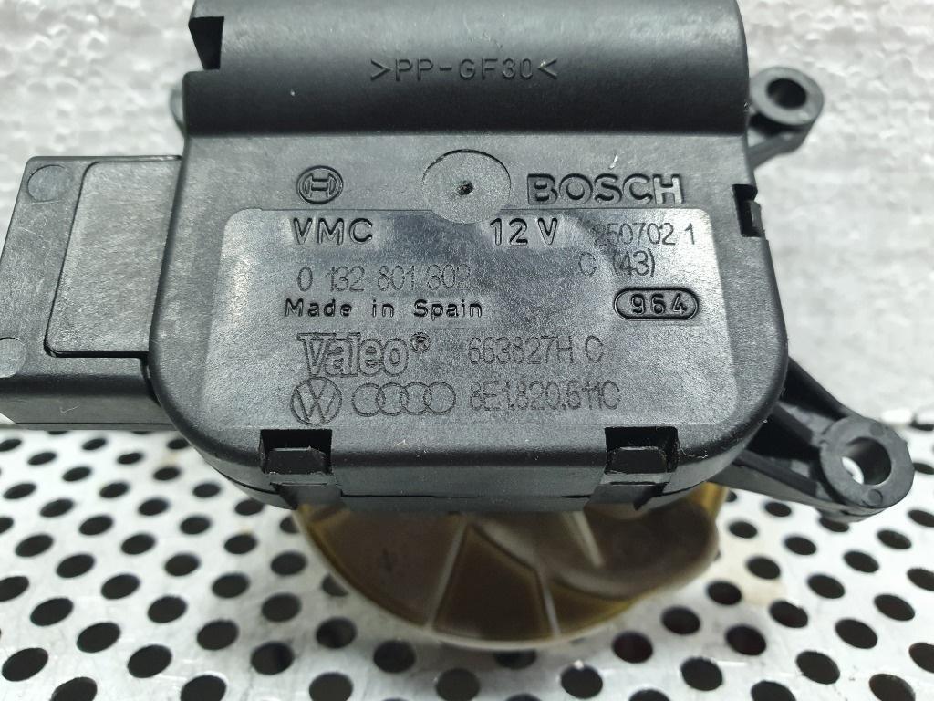 Motoras reglaj aeroterma V70 AUDI A4 II Avant 8E5, B6 2000 - 2005 1.9 TDI AVF, AWX BOSCH 0132801302 8E1820511C